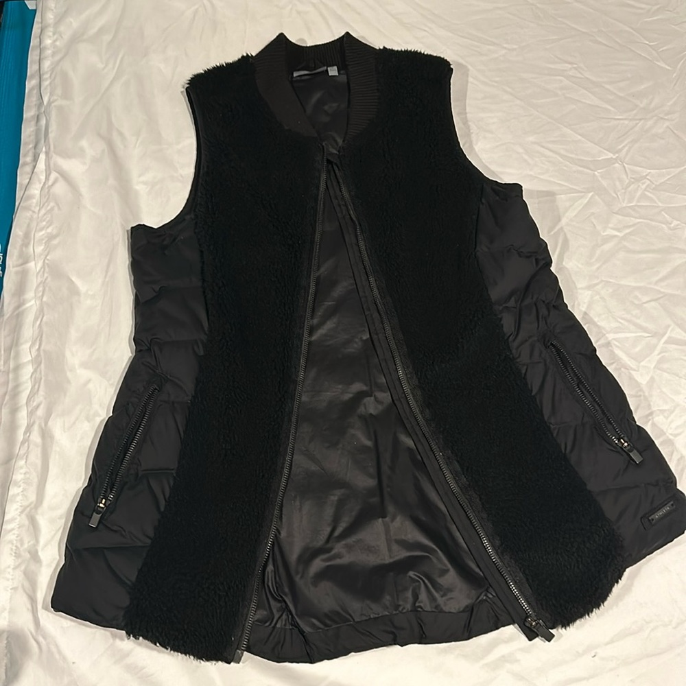 Athleta black vest size small